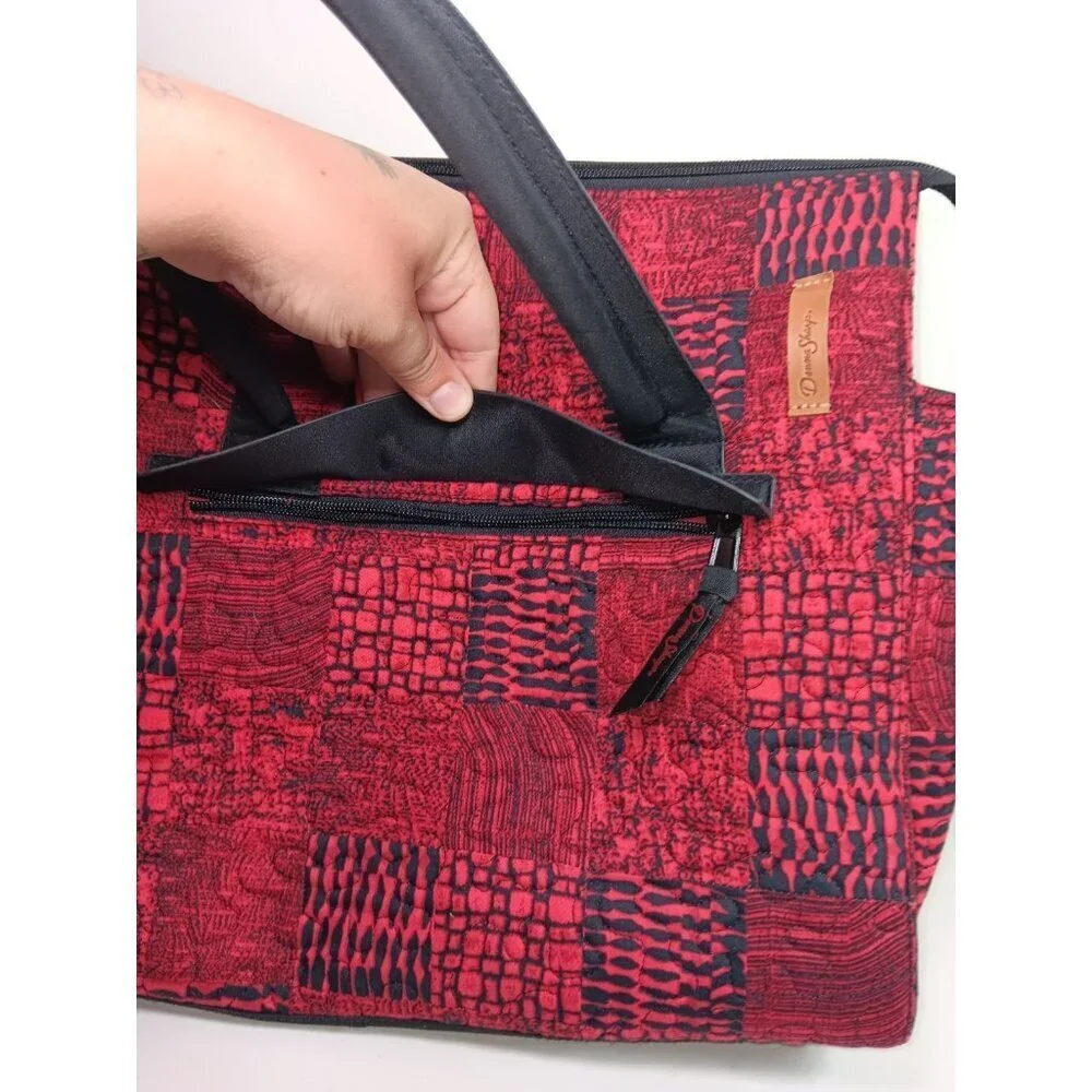 Donna Sharp Red Quilted Patchwork Puzzle Tote Bag Raleigh Leah Patch 12inx15in